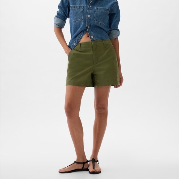 GAP Pants - Gap City shorts in army green size 4 #gap #loungewear #brunchshorts